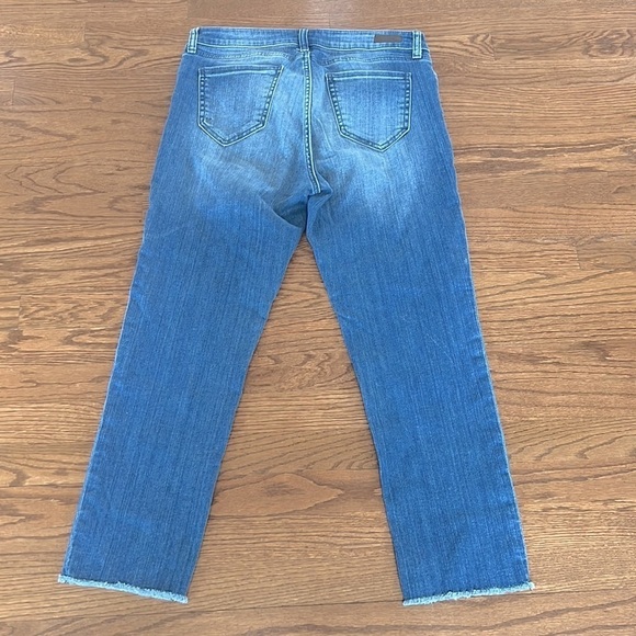 Kut from the Kloth Distressed Cropped Straight Leg with Frayed Hem size 10 - Picture 6 of 8